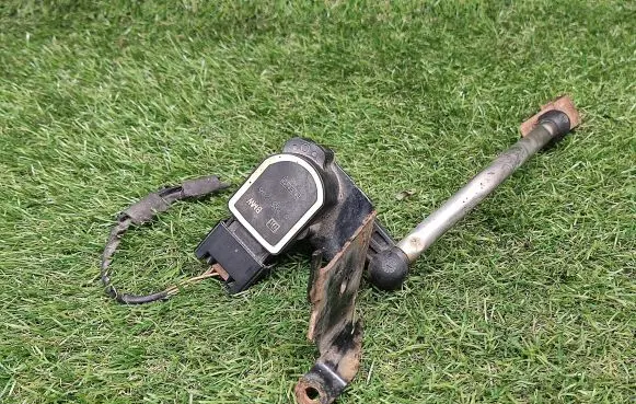 Mercedes-Benz E W212 Yaw turn rate sensor 6785206