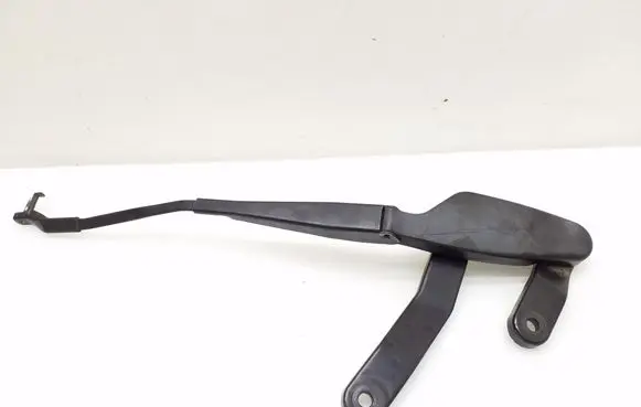 Mercedes-Benz C W204 Front wiper blade arm A2048201544