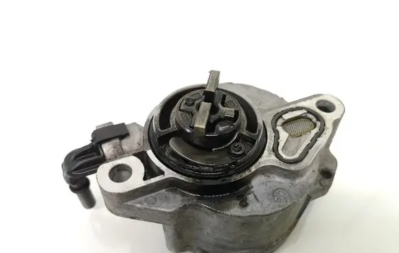 Peugeot 308 Vacuum pump D1563B 2310U