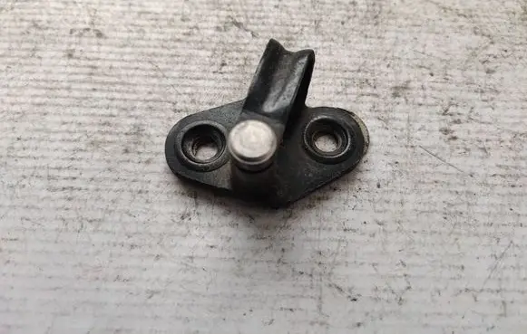 Volkswagen Transporter - Caravelle T4 Front door lock loop/hook striker 701837767