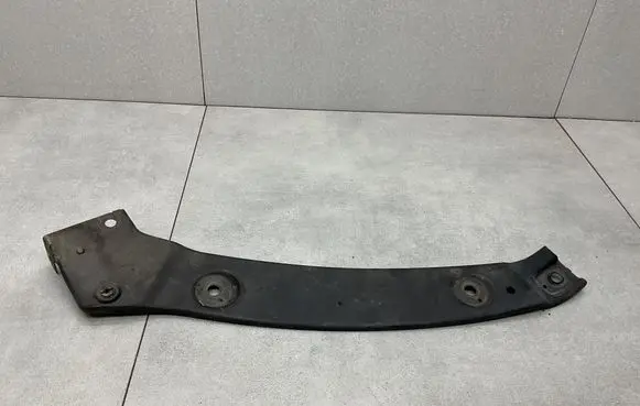 Volkswagen Tiguan Radiator support slam panel bracket 5N0805931B