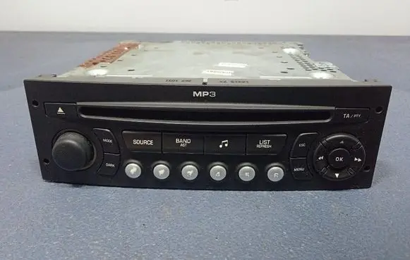 Radio/CD/DVD/GPS head unit