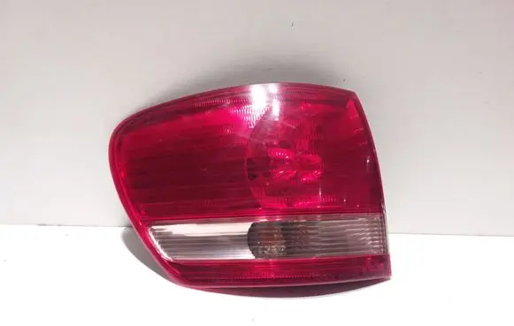 Toyota Avensis Verso Rear/tail lights