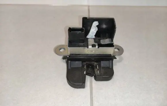 Volkswagen Polo V 6R Tailgate/trunk/boot lock/catch/latch 6R0827505B 850542803 NVV1140S