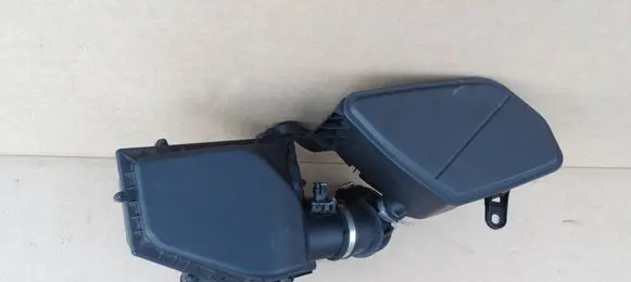 BMW X3 G01 Intake resonator 8583590