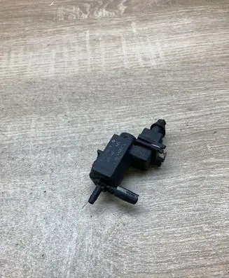 BMW 5 E60 E61 Vacuum valve 1742712 72234100