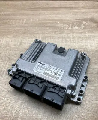 Peugeot 308 Engine control unit/module ECU 9666104380 0261S04689