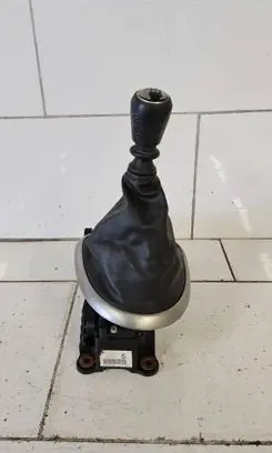 Nissan Qashqai Gear shifter/selector JD500 211209 50603484