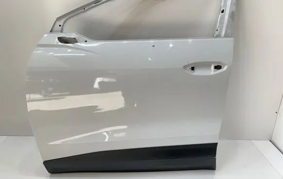 Audi Q4 e-tron Front door