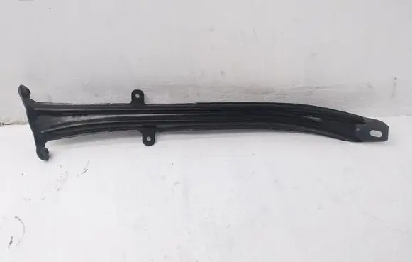 Mercedes-Benz C W204 Other engine bay part A2046280024