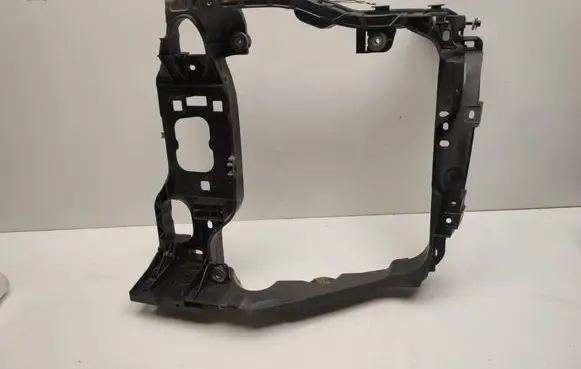 Porsche Macan (95B) Headlight/headlamp mounting bracket 95B805295