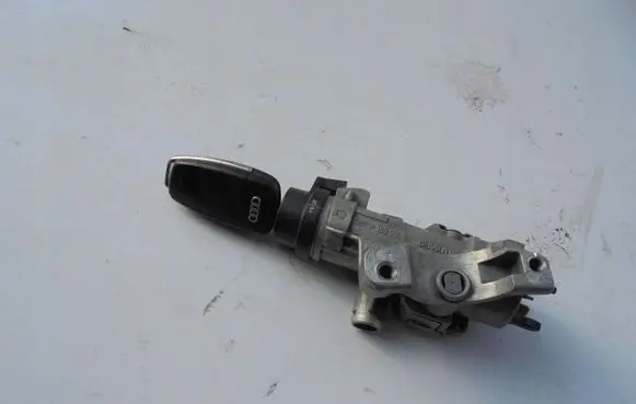 Audi A4 S4 B7 8E 8H Ignition lock 4B0905851P