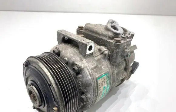 Volkswagen Touran I Air conditioning (A/C) compressor (pump) 1K0820803Q