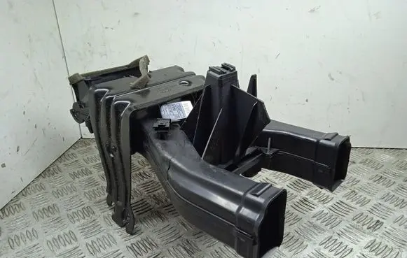 Mercedes-Benz GLE (W166 - C292) Interior heater climate box assembly housing A1668301600