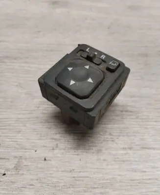 Mitsubishi Grandis Wing mirror switch 183569