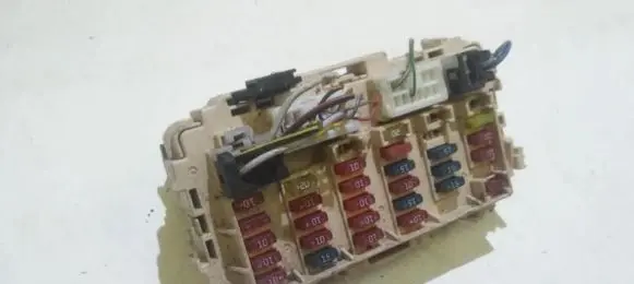 Nissan X-Trail T30 Fuse box set