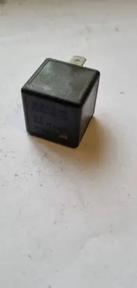 Opel Zafira A Other relay 90464760 V23334K52X220