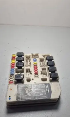Nissan Note (E11) Fuse module 284B7AX61A R0835