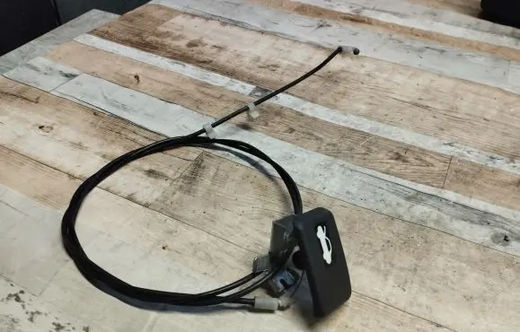 Honda Civic Engine bonnet (hood) release handle