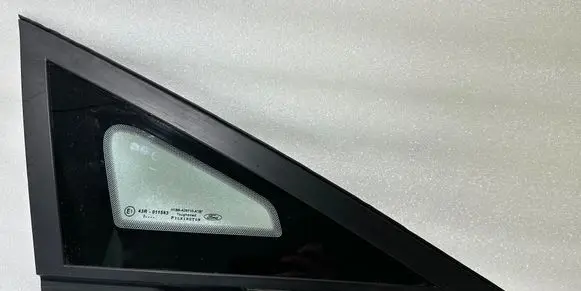 Ford Fiesta Front triangle window/glass H1BBA29710A 43R011583