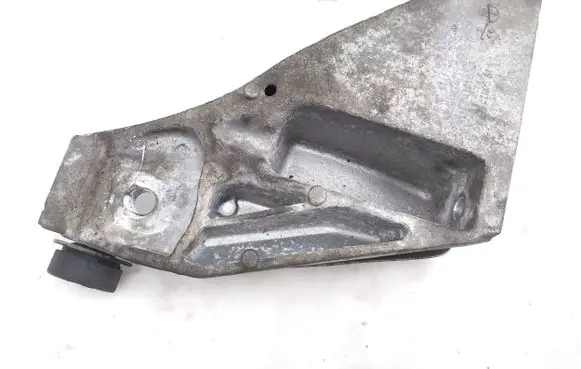 BMW X5 E70 Engine mounting bracket 6772680