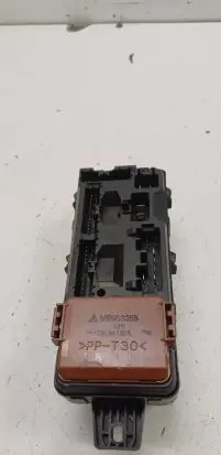 Mitsubishi Carisma Fuse module MB953355 1J220794