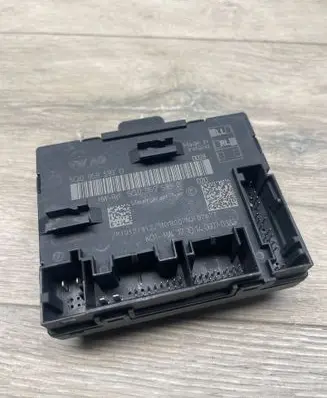 Volkswagen PASSAT B8 Door control unit/module 5Q0959593D