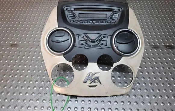 Ford Ka Radio/CD/DVD/GPS head unit S26372970 7355262370