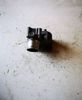 Renault Koleos I Throttle valve 8200330810 0281002681 8200330812