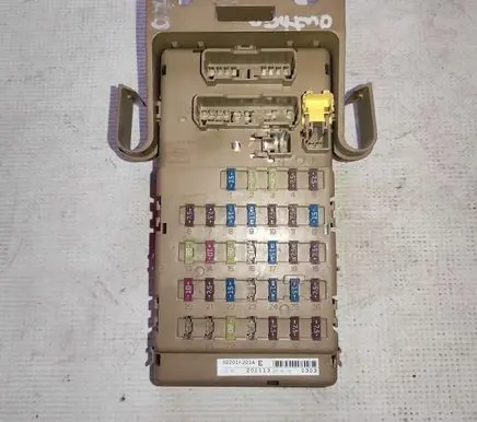 Subaru Outback Fuse box set 82201AJ01AE 82201AJ01A