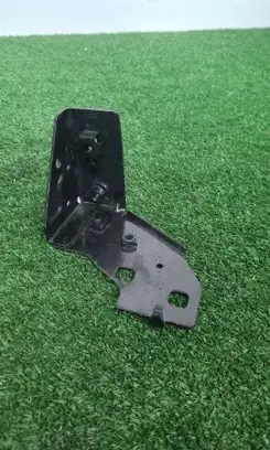 Renault Trafic III (X82) Fender mounting bracket 641815829