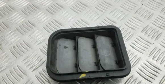Skoda Superb B6 (3T) Quarter panel pressure vent 3T0819465