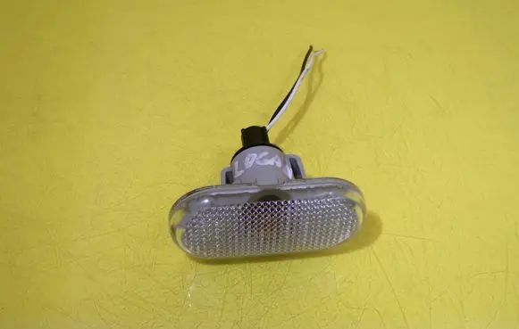 Dacia Logan I Front fender indicator light 8200257684