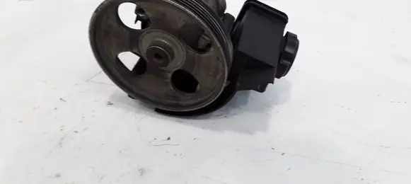 Peugeot 206 Power steering pump 26079836QN
