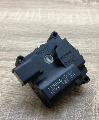 Toyota Avensis T250 Air flap motor/actuator 1138002051