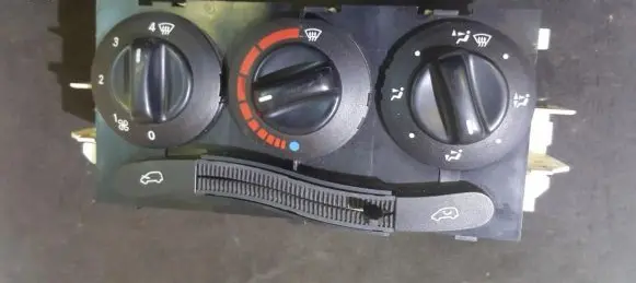 Mercedes-Benz A W168 Climate control unit 1688300385 K070898