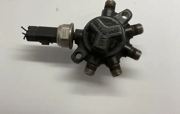 Renault Kangoo I Fuel main line pipe R9144Z010D 05172030 05148919