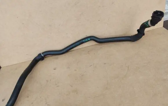 BMW 4 F32 F33 Engine coolant pipe/hose 9243891 64219243891
