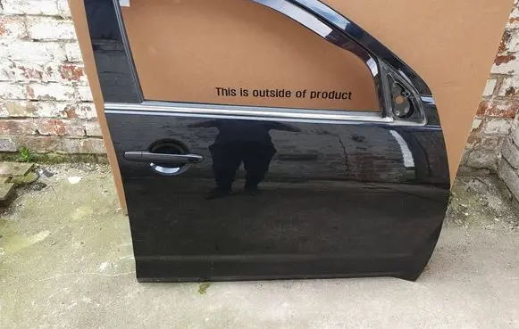 Mitsubishi Outlander Front door