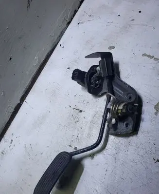 Toyota Avensis Verso Accelerator throttle pedal 8928147010