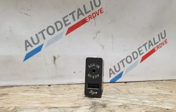 BMW i3 USB socket connector 9266607 84109266607