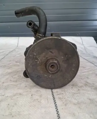 Isuzu Trooper Power steering pump