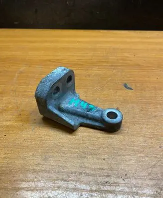 BMW 3 E36 Engine mounting bracket 1739345