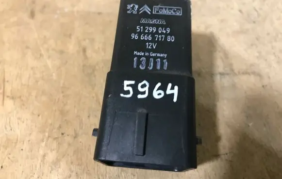 Citroen DS3 Glow plug pre-heat relay 9666671780 51299049 FOMOCO