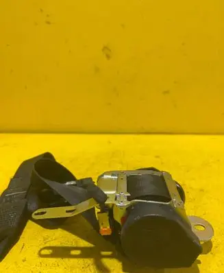 Volkswagen Polo IV 9N3 Front seatbelt 6Q3857706B