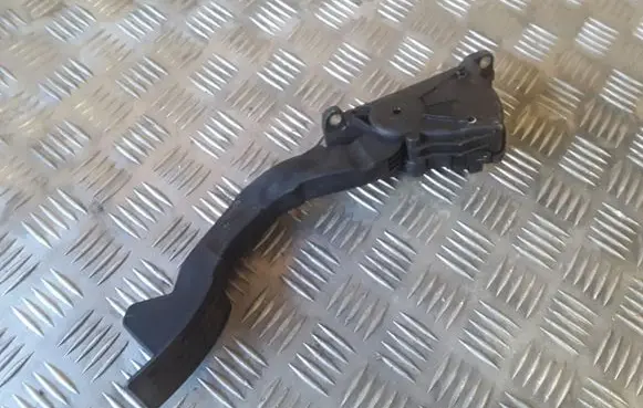 Volvo V50 Accelerator throttle pedal 4M519F836BH 6PV00864103