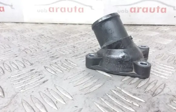 Toyota Avensis T270 Engine coolant pipe/hose 163210R020