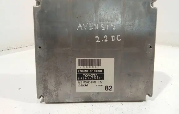 Toyota Avensis T250 Engine control unit/module 8966105821 1758008332 MB1758008332