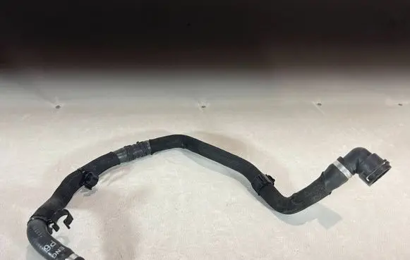 Land Rover Defender Engine coolant pipe/hose LR128304