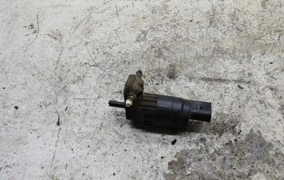 Volkswagen Golf Sportsvan Windscreen/windshield washer pump 1k6955651